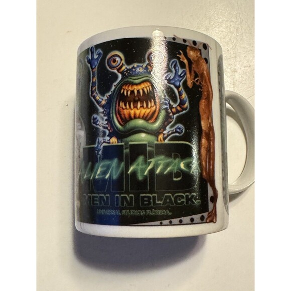 MIB Men In Black Alien Attack 2006 Graphic Sci-Fi Coffee Mug MINTY - Picture 2 of 7